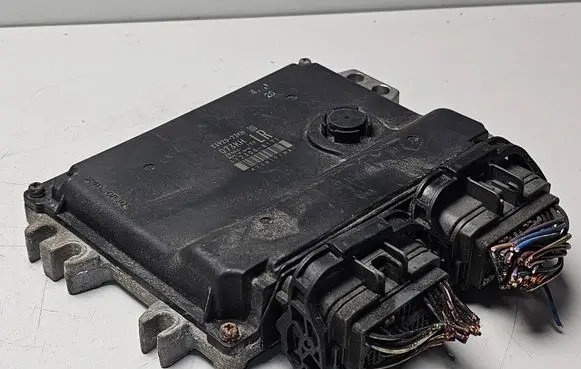 Suzuki Swift I Engine control unit/module 3392073KH 1123008171 073KH