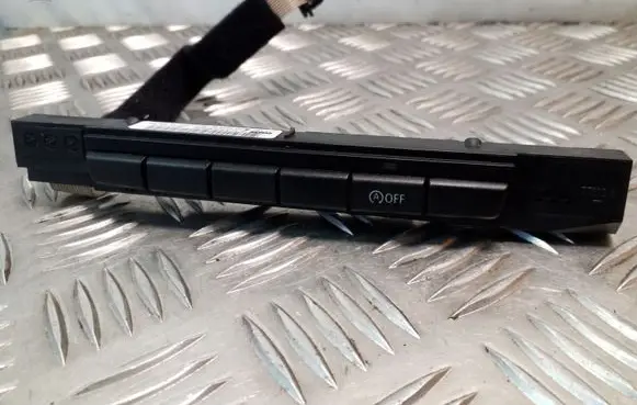 Traction control (ASR) switch