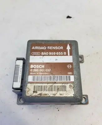 Audi A4 S4 B5 8D Airbag control unit/module 0285001037