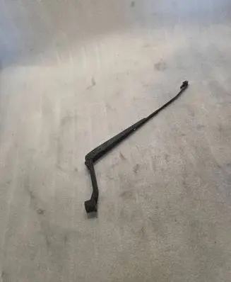 Mitsubishi Pajero Front wiper blade arm