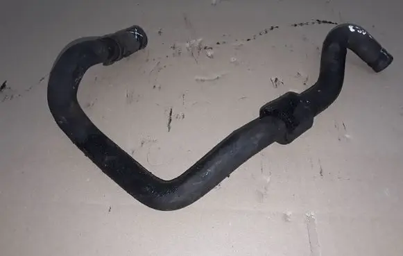 Audi Q7 4L Engine coolant pipe/hose 7L6121058AB