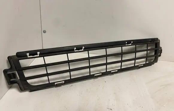 Volvo V50 Front bumper lower grill 30744911