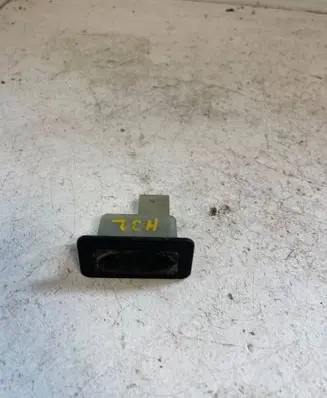 Renault Espace IV Tailgate glass/window release handle 8200000900