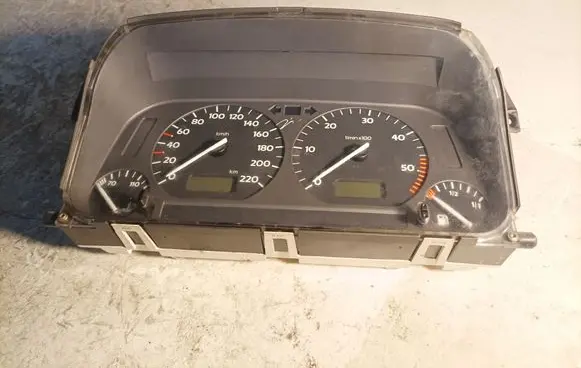 Volkswagen Golf III Speedometer (instrument cluster) 53923259006