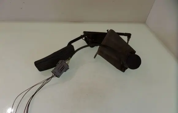 Opel Vectra B Accelerator pedal position sensor 0205001042