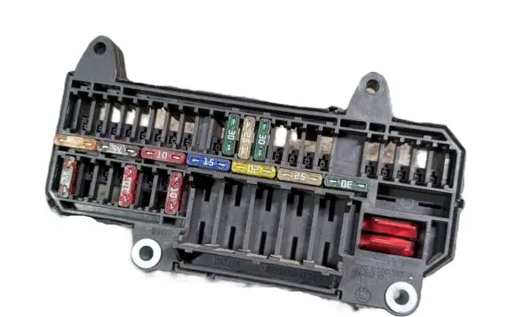 BMW 1 E81 E87 Fuse module 6900583 10688710 61136900583