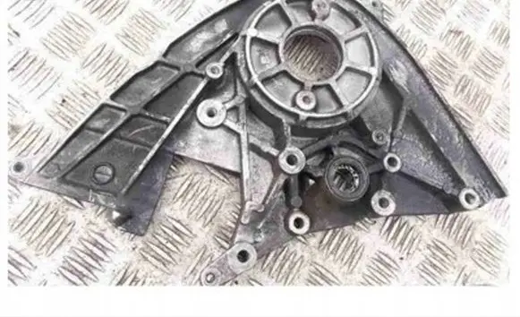Mitsubishi L400, Space Gear Timing chain cover 