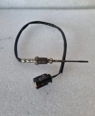 BMW 5 G30 G31 Exhaust gas temperature sensor 8570234 07U06