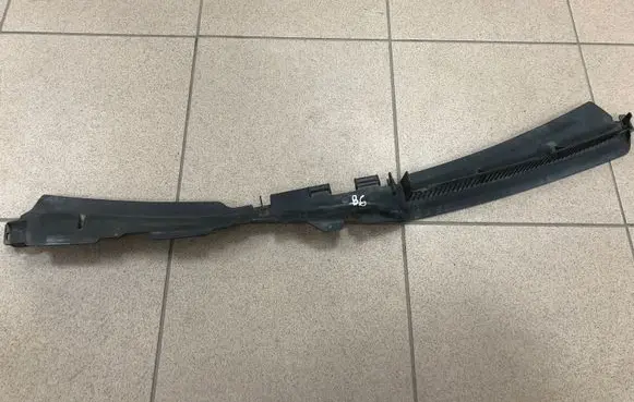 Volkswagen PASSAT B6 Radiator trim 3C0121330