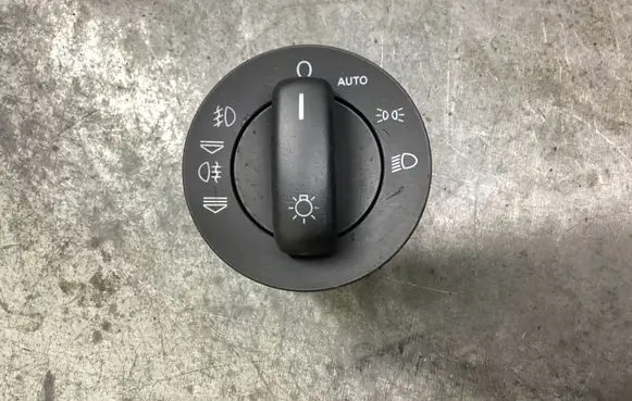 Audi A8 S8 D3 4E Headlight level height control switch 4E0941531F 04056122