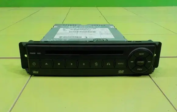 Chrysler Grand Voyager V Radio/CD/DVD/GPS head unit P05064063AE UP57