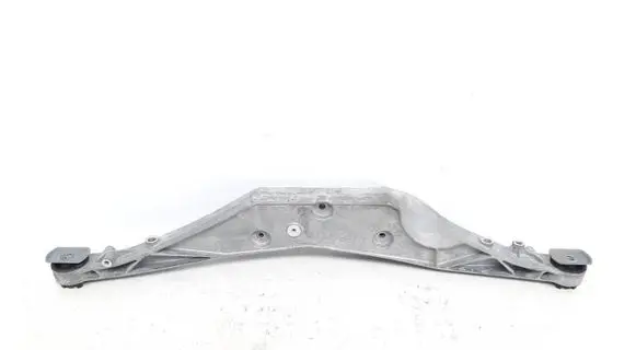 Mini Cooper Countryman F60 Rear differential/diff mount bracket 6852896