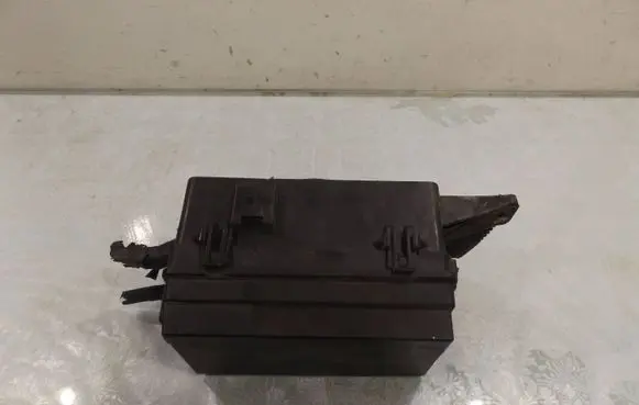 Chevrolet Aveo Relay mounting block 