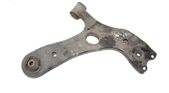 Toyota Auris 150 Front lower control arm/wishbone