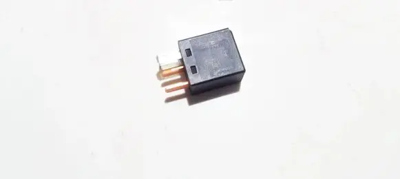 Mitsubishi Colt Other relay mb953382 v23075-e1001-x1