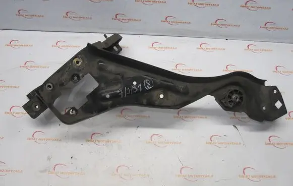 Mercedes-Benz C W204 Headlight/headlamp mounting bracket 204620589