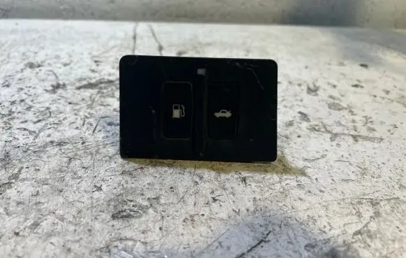 Lexus IS 220D-250-350 Fuel tank opening switch 15A990
