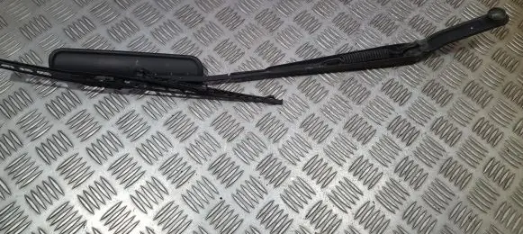 Mitsubishi Space Runner Front wiper blade arm