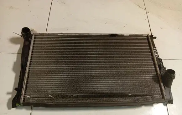 BMW 3 E90 E91 Coolant radiator 781024701