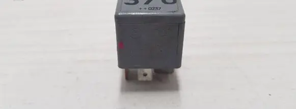 Audi A6 S6 C5 4B Other relay 8D0951253 V23134J52X300