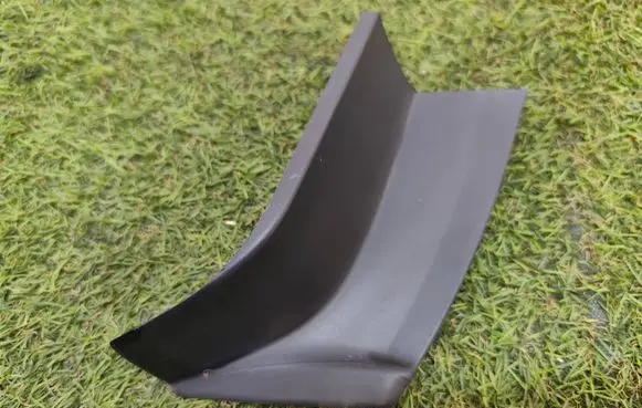 Rear/tail light trim molding