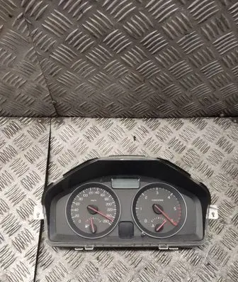 Volvo V50 Speedometer (instrument cluster) 30765310