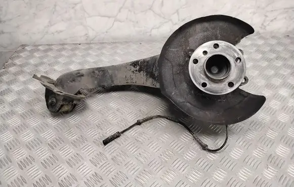 BMW 2 F45 Rear wheel hub 6851580