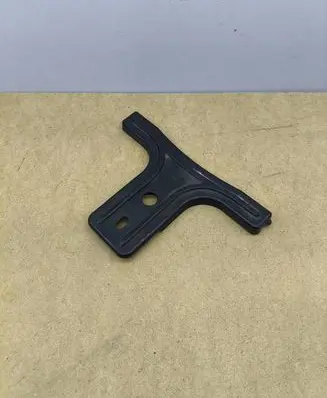 Mercedes-Benz E W212 Front bumper mounting bracket A2128850136