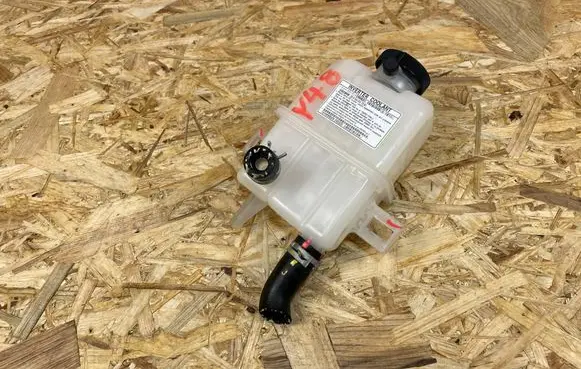 Toyota C-HR I Coolant expansion tank/reservoir 