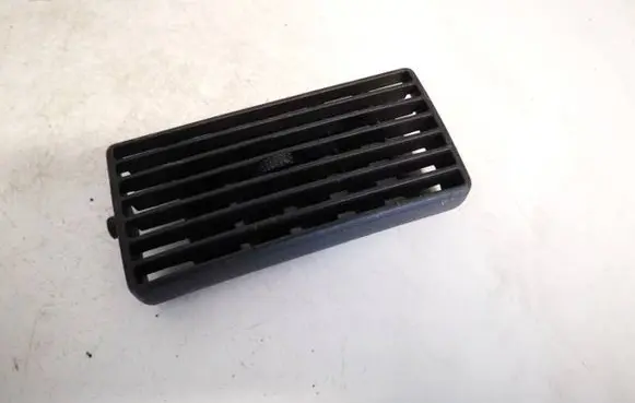 Volkswagen Golf IV Dash center air vent grill 1j0819755b