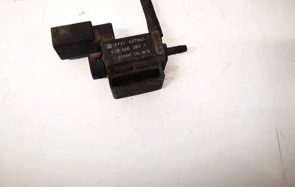 Volkswagen Golf V Turbo solenoid valve 037906283C