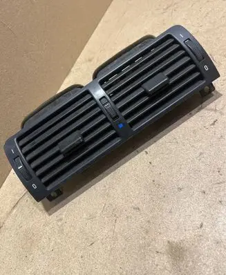 BMW 3 E46 Dash center air vent grill 8361895 8370741 8364007