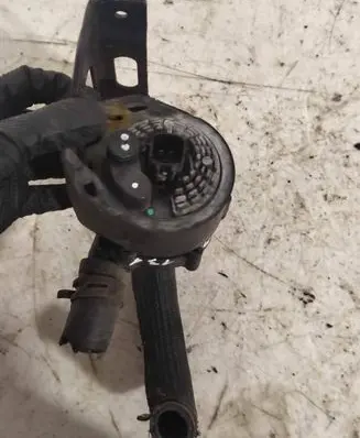 Nissan Leaf I (ZE0) Electric auxiliary coolant/water pump