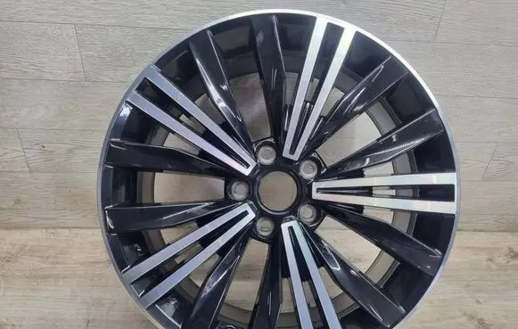 Volkswagen Tiguan R18 alloy rim 5NA601025AB