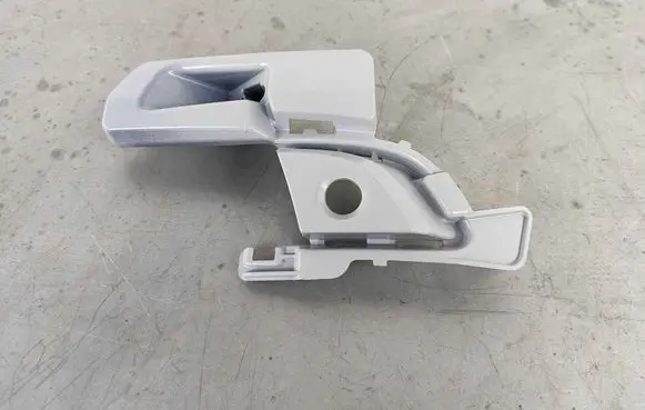 Front bumper mounting bracket