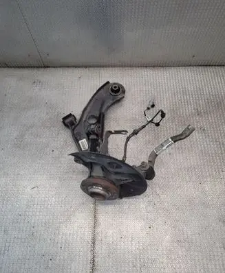 Front wheel hub