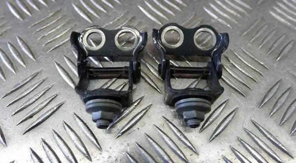 Tailgate/trunk/boot hinge