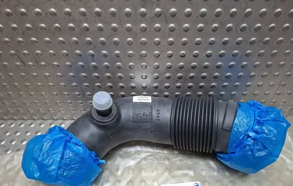 Fiat Ducato Air intake duct part S26336680 1369012080