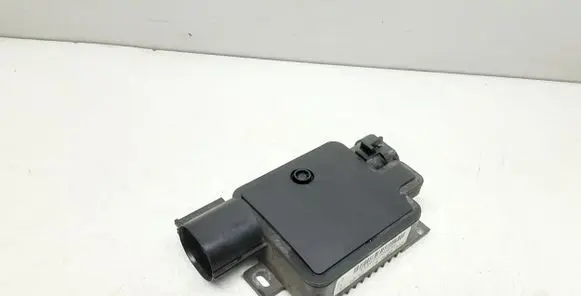 Volvo V40 Coolant fan relay 940009301