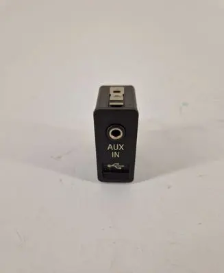 BMW 5 F10 F11 AUX in-socket connector 9129651