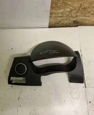 Suzuki Swift I Dashboard trim 7331162J1