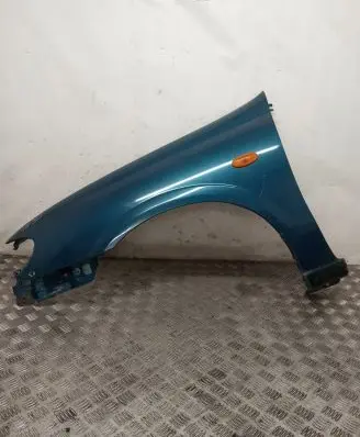 Nissan Almera N16 Fender