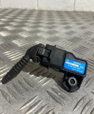 Mercedes-Benz E W211 Air pressure sensor 0281002437