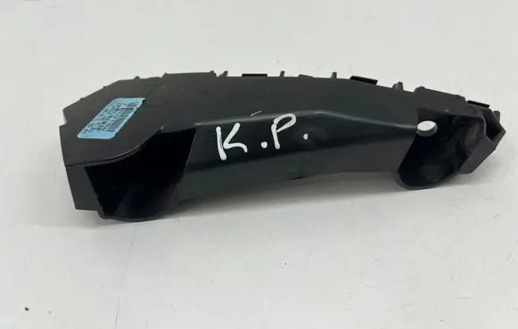 Front bumper mounting bracket
