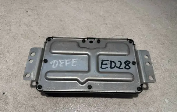 Land Rover Defender Transfer box differential control unit HY324C117AD-ED28