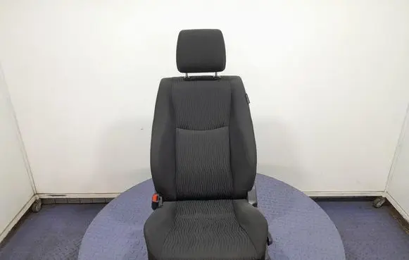 Suzuki Swift II Front driver seat