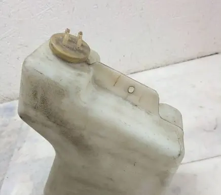 Mercedes-Benz 609 Windshield washer fluid reservoir/tank 6708690120
