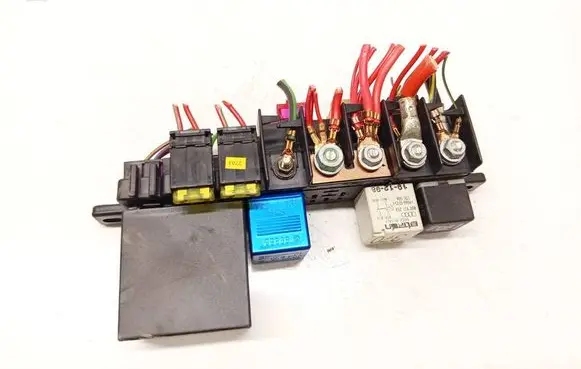 Volkswagen PASSAT B5 Fuse box set 4b0955531a