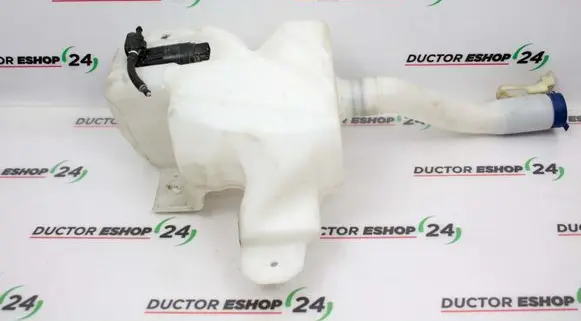 Fiat 500L Windshield washer fluid reservoir/tank
