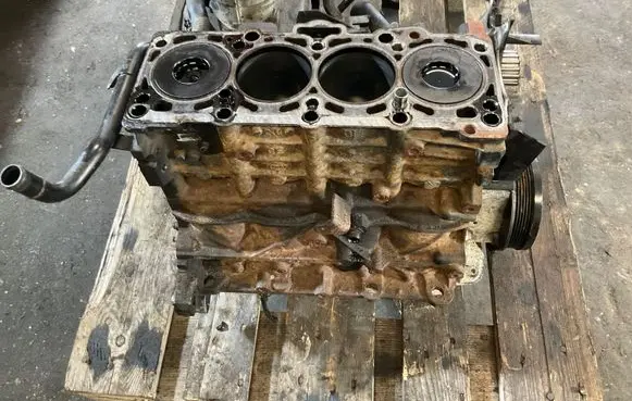Volkswagen Golf V Engine block BKD
